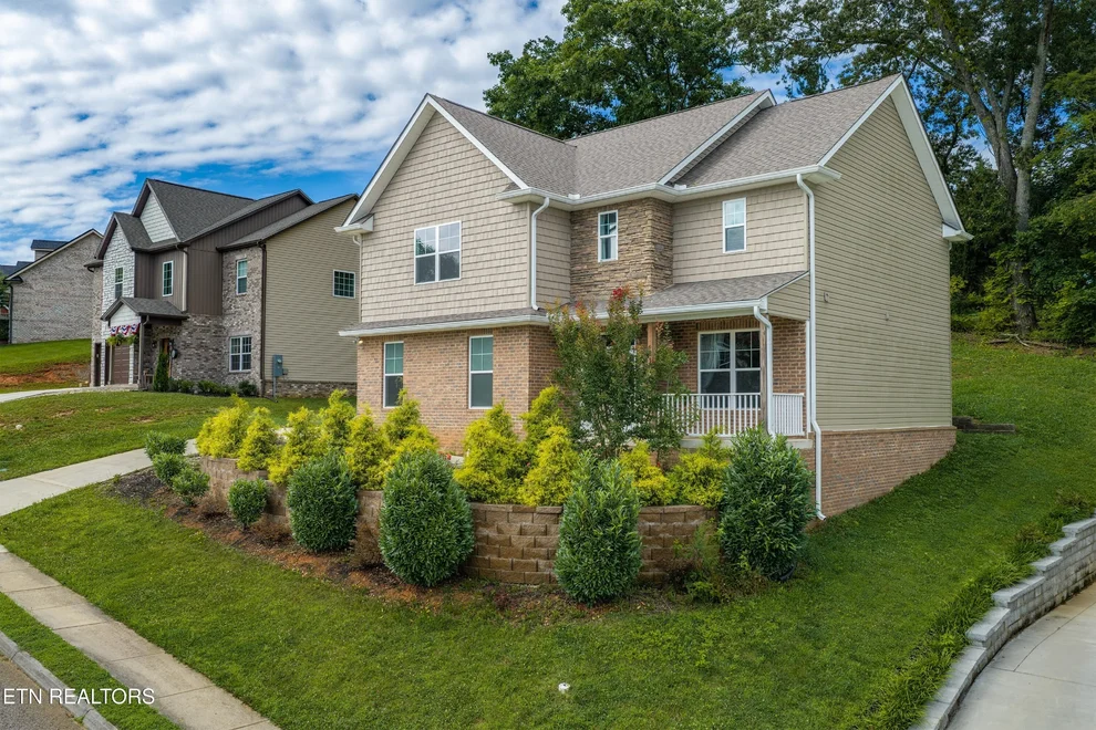 Unit for sale at 6211 Aldingham St, Knoxville, TN 37912