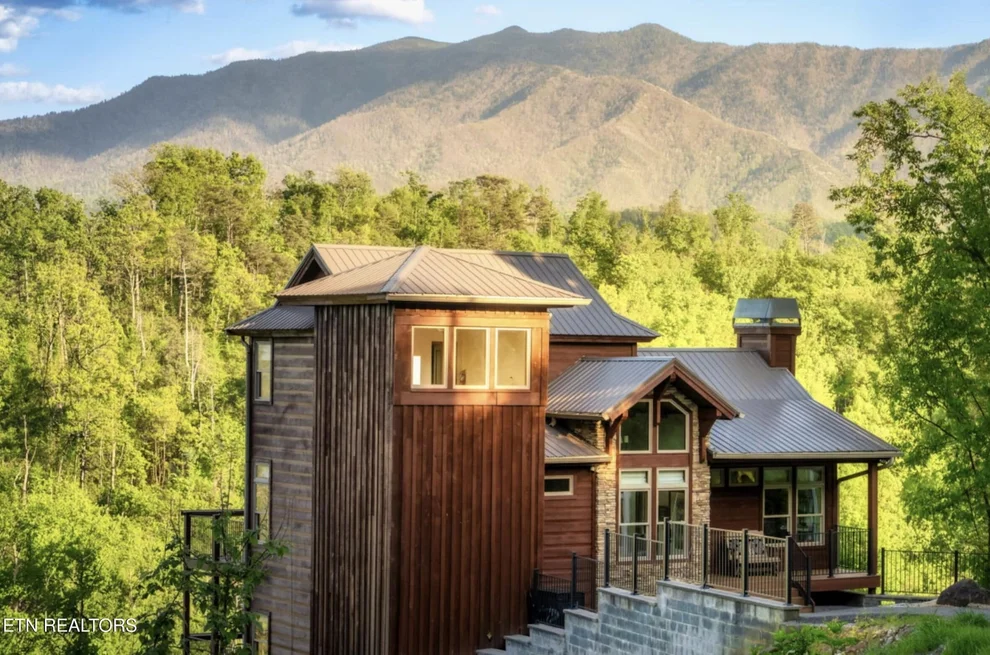 Unit for sale at 811 Sourwood Drive, Gatlinburg, TN 37738