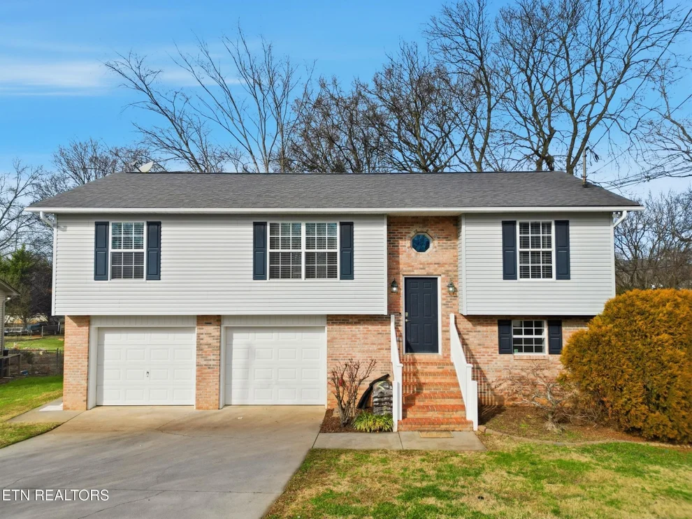 Unit for sale at 323 High Tower Rd, Maryville, TN 37804