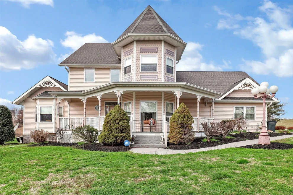 Unit for sale at 2207 Summerfield Lane, Sevierville, TN 37876