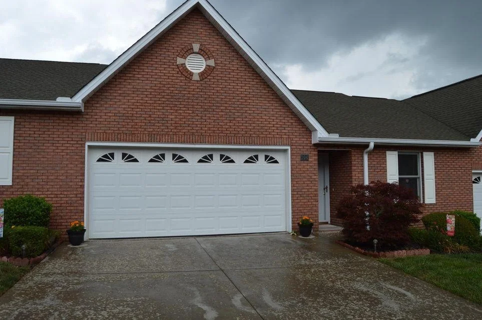 Unit for sale at 104 Creekwood Way, Seymour, TN 37865