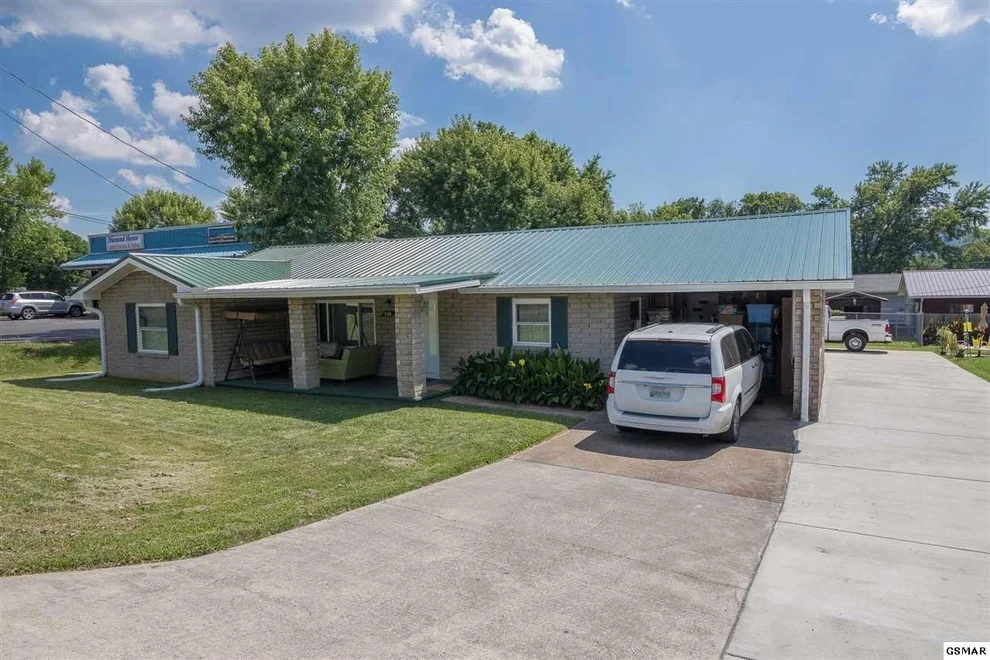 Unit for sale at 3320 Teaster Lane, Pigeon Forge, TN 37863