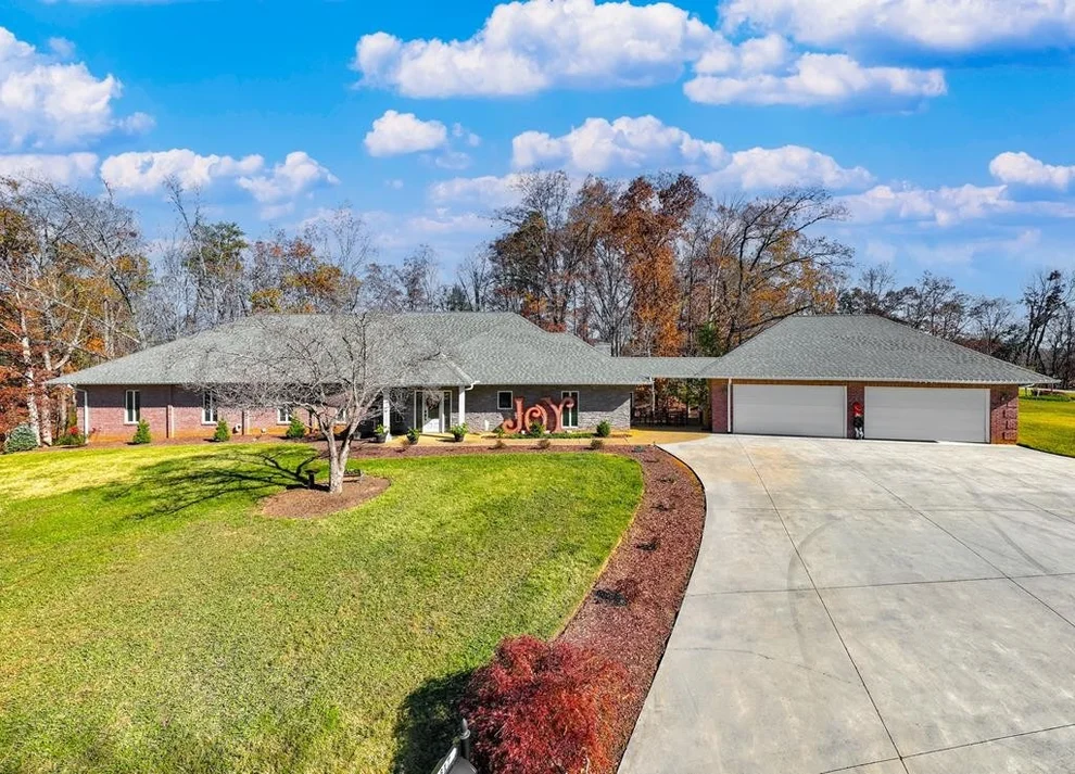 Unit for sale at 1317 AMERICANA Drive, Pigeon Forge, TN 37863