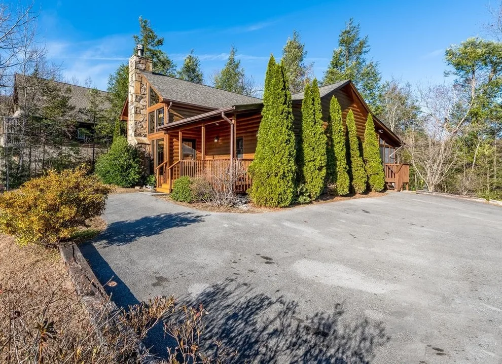 Unit for sale at 817 Sunshine Trail, Gatlinburg, TN 37738