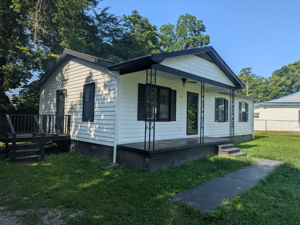 Unit for sale at 306 Hamilton St, Fayetteville, TN 37334