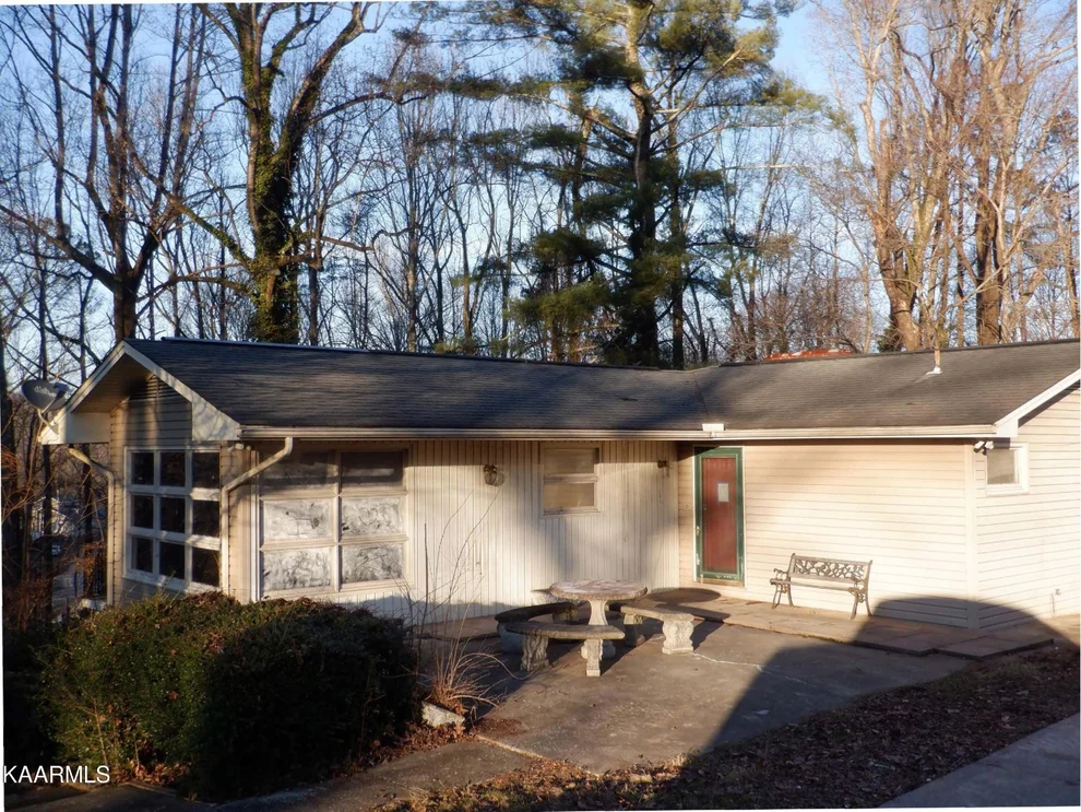 Unit for sale at 141 Emory Heights Rd, Harriman, TN 37748