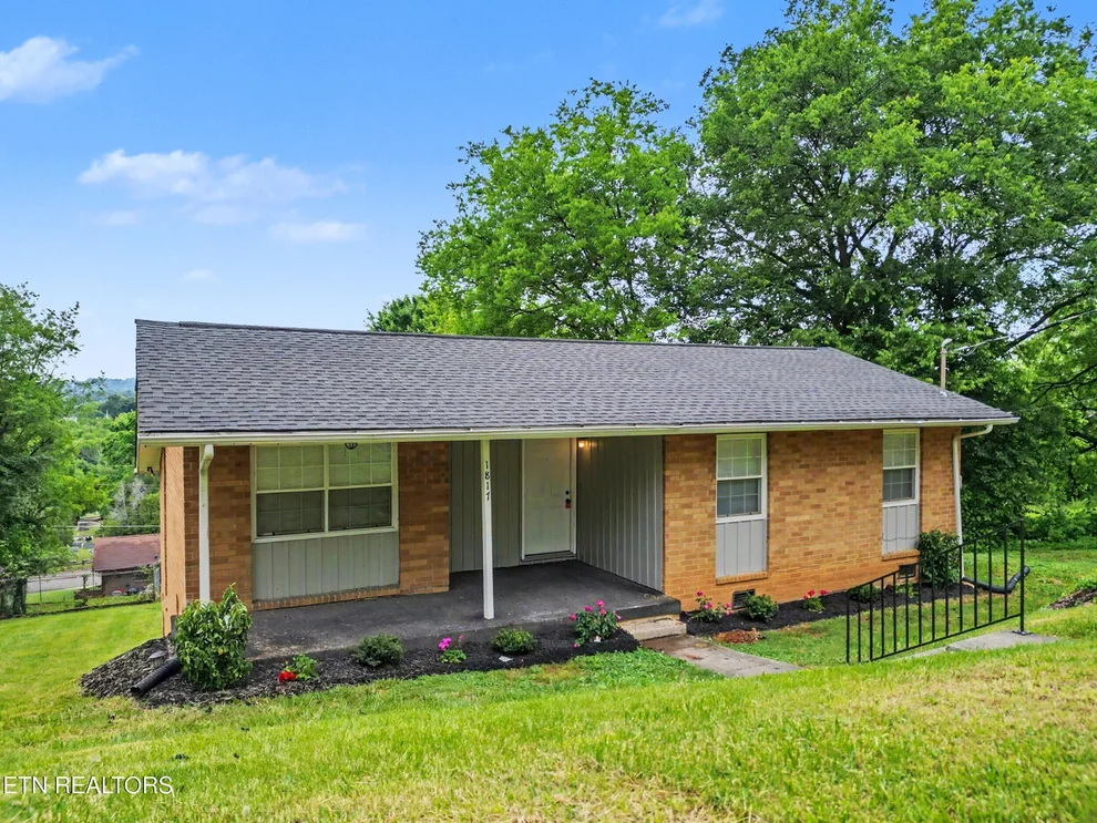 Unit for sale at 1817 Rosedale Ave, Knoxville, TN 37915