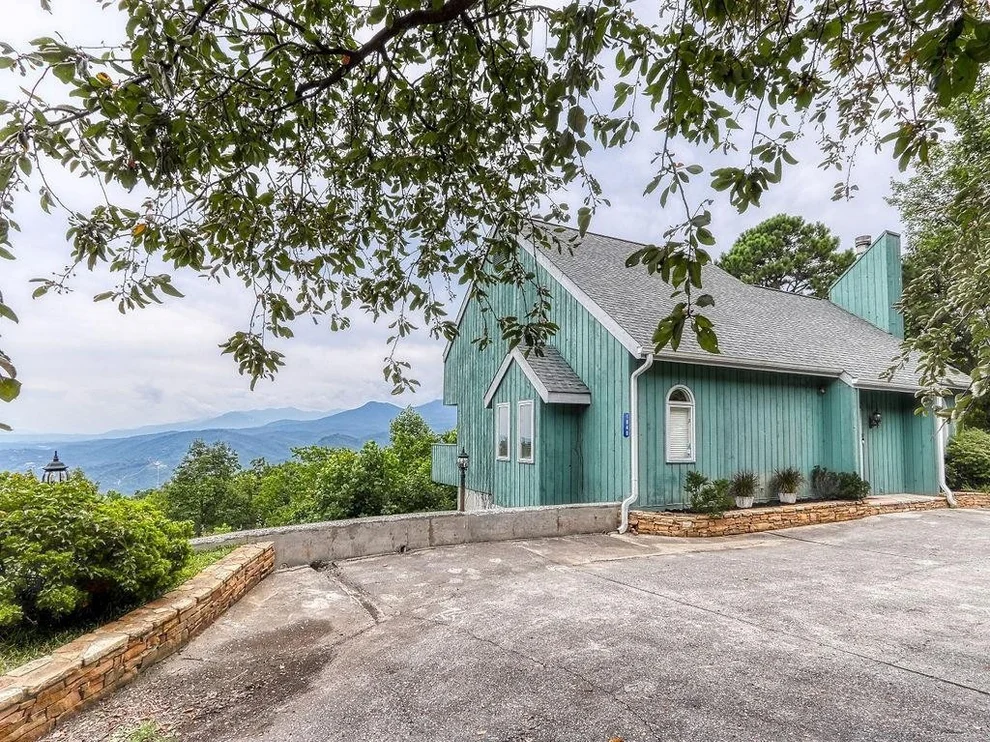 Unit for sale at 1840 Luzerne Drive, Gatlinburg, TN 37738