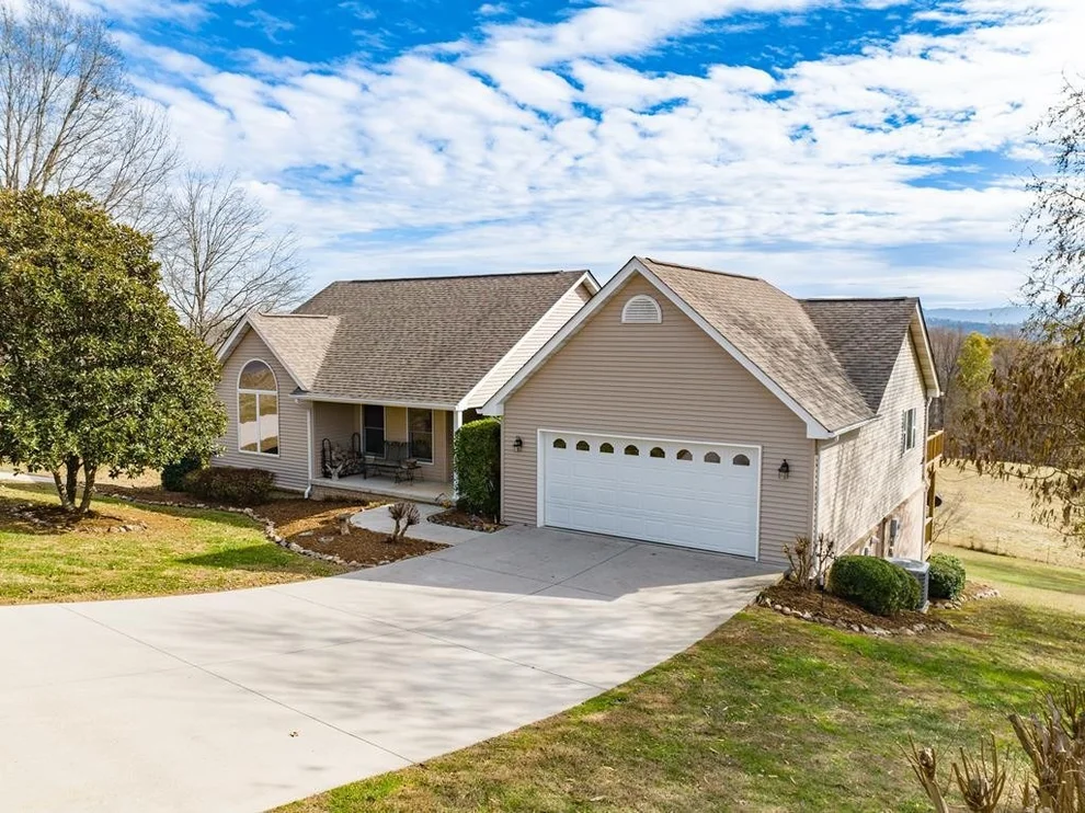 Unit for sale at 3930 SETTLERS Trail, Kodak, TN 37764