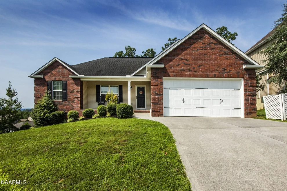 Unit for sale at 2510 Ancient Oak Lane, Knoxville, TN 37931