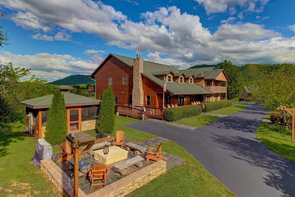 Unit for sale at 2149 Seaton Springs Rd, Sevierville, TN 37862