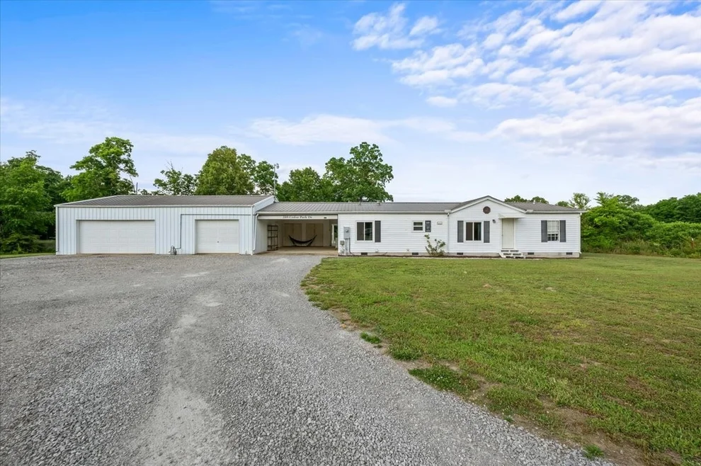 Unit for sale at 289 Cedar Park Dr, Centerville, TN 37033
