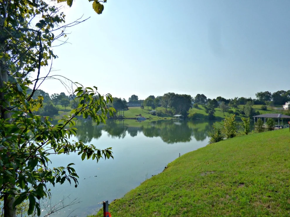 Unit for sale at 56 Lake Ridge Drive, Dandridge, TN 37725