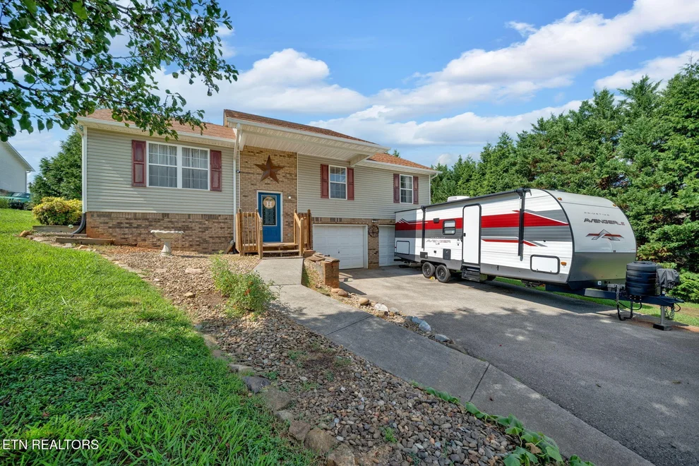 Unit for sale at 510 Joshua Drive, Dandridge, TN 37725
