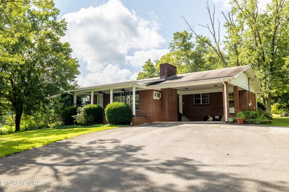 Unit for sale at 7814 E Lamar Alexander Pkwy, Townsend, TN 37882