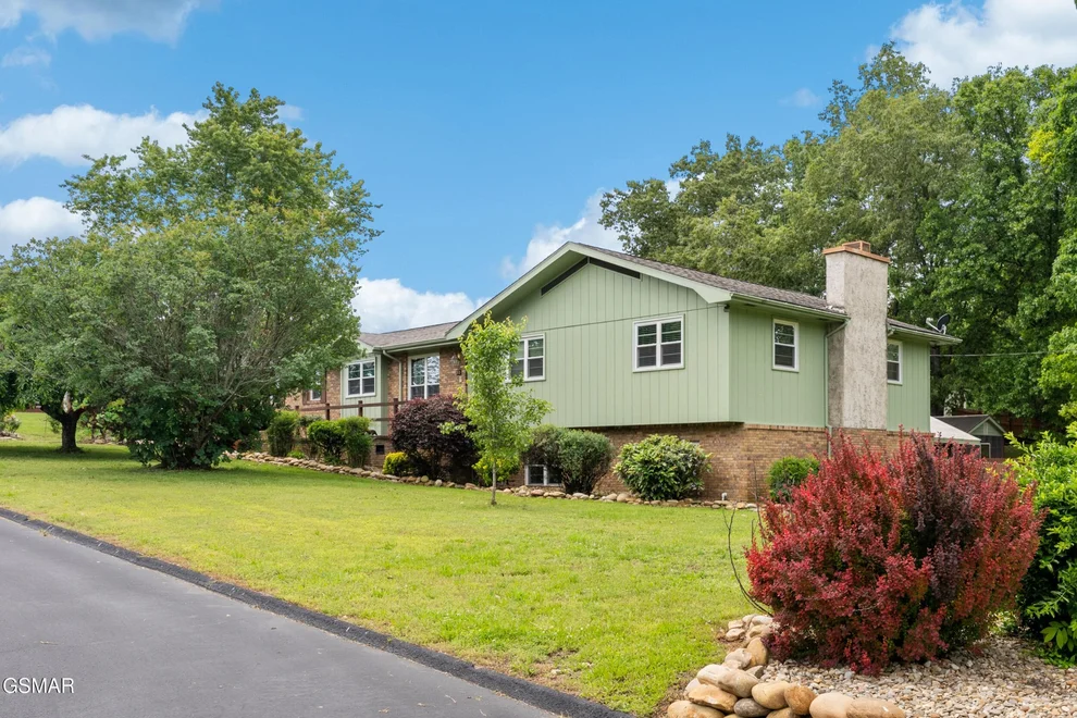 Unit for sale at 310 Hollywood Circle, Sevierville, TN 37862