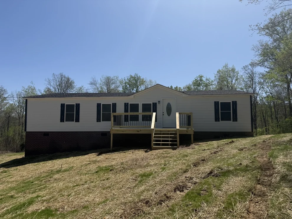 Unit for sale at 444 Dogwood Dr, Erin, TN 37061