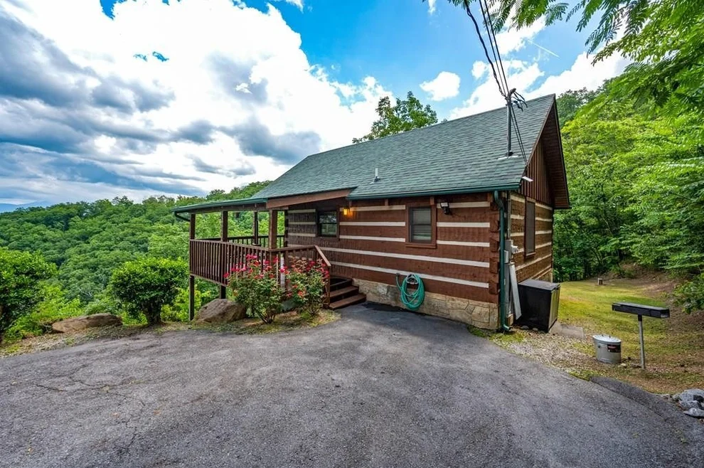 Unit for sale at 2165 Hummingbird Hill Way, Sevierville, TN 37876