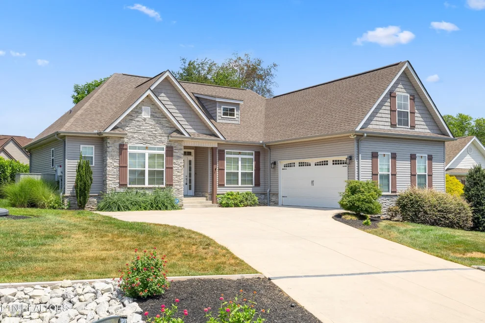 Unit for sale at 406 Keota Lane, Loudon, TN 37774