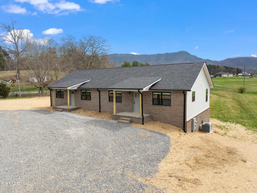 Unit for sale at 4317 Newport Highway, Dandridge, TN 37725