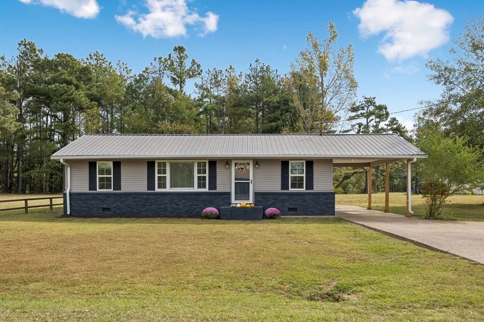 Unit for sale at 113 Chandler St, Hohenwald, TN 38462