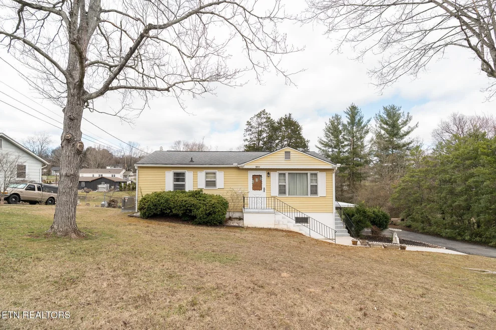 Unit for sale at 1509 Maple Drive, Knoxville, TN 37918