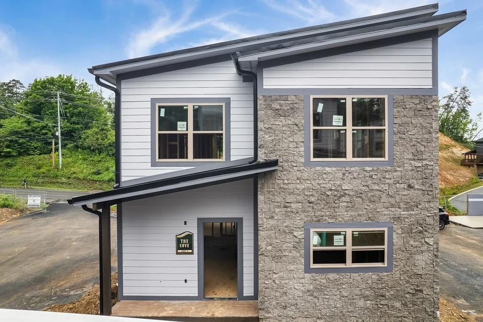 Unit for sale at 576 Dollywood Lane, Pigeon Forge, TN 37863