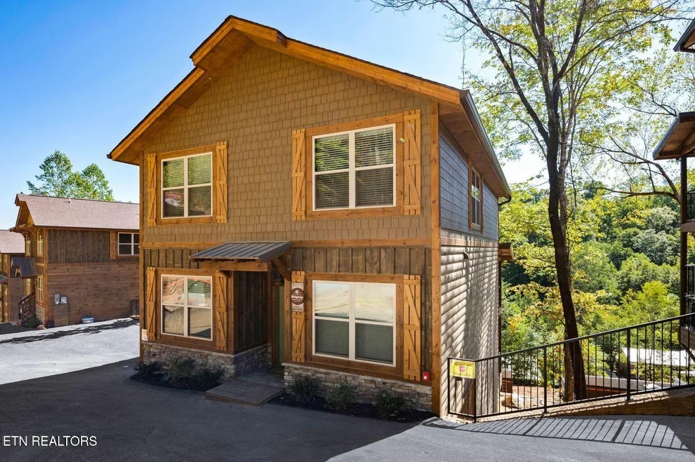 Unit for sale at 3029 Ridgetop Resort Way, Pigeon Forge, TN 37863