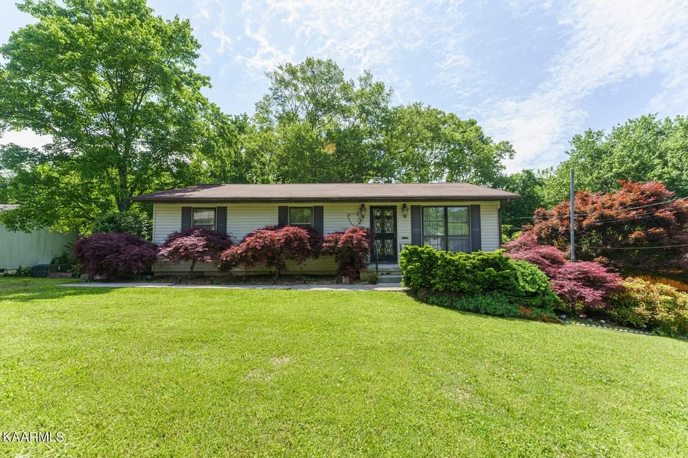 Unit for sale at 3348 Tonya Drive, Powell, TN 37849