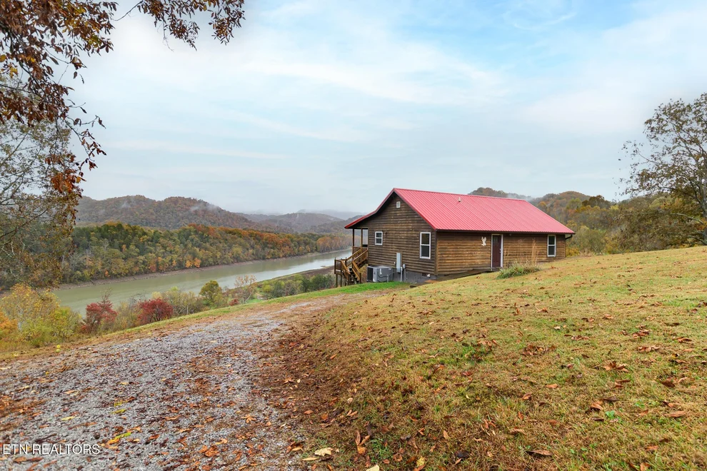 Unit for sale at 361 Holiday Lane, Tazewell, TN 37879