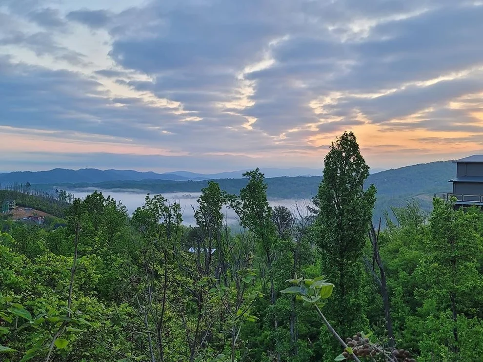 Unit for sale at 635 Wiley Oakley Drive, Gatlinburg, TN 37738