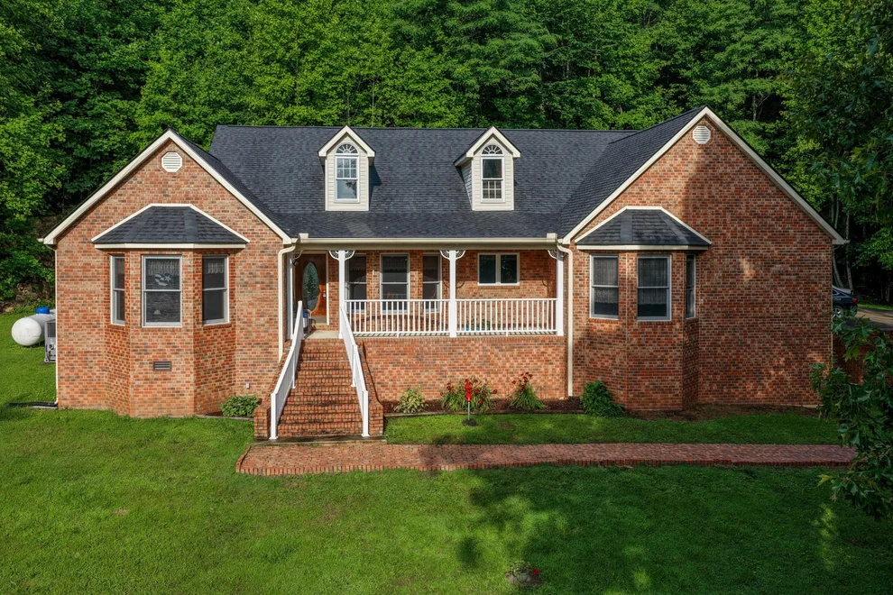 Unit for sale at 3850 Stagecoach Road, South Pittsburg, TN 37380
