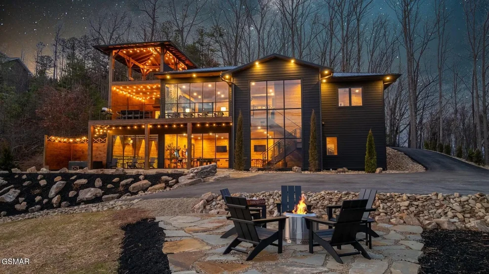Unit for sale at 1030 Wiley Oakley Drive, Gatlinburg, TN 37738