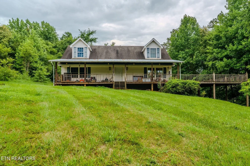 Unit for sale at 1985 Poplar Springs Rd, Greeneville, TN 37743