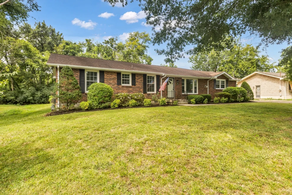 Unit for sale at 203 Southburn Dr, Hendersonville, TN 37075