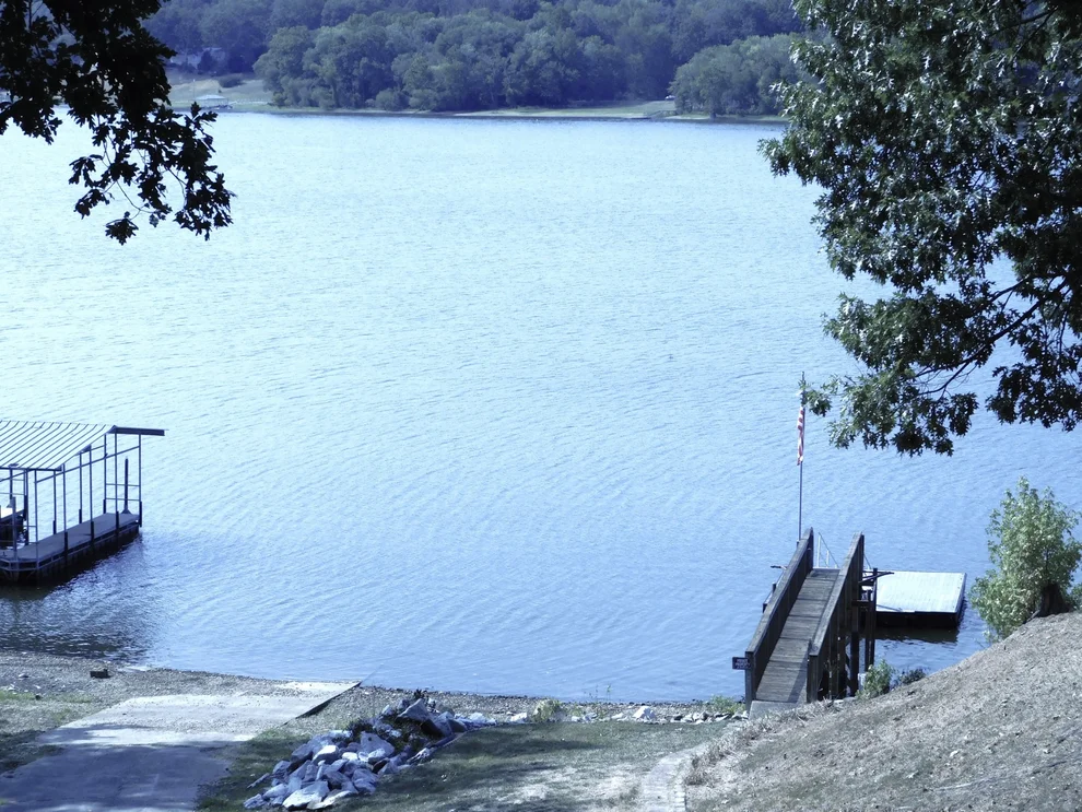 Unit for sale at 785 Big Richland Dr, Waverly, TN 37185