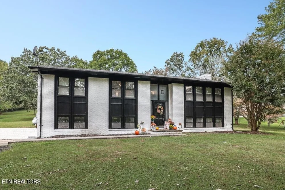 Unit for sale at 2608 Topside Rd, Louisville, TN 37777