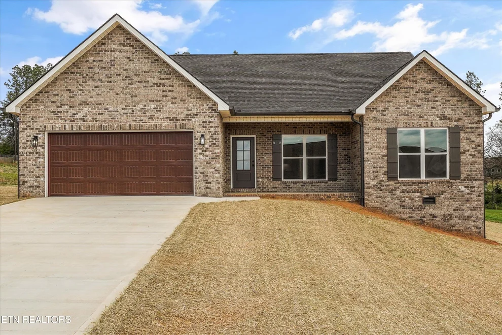 Unit for sale at 812 Pinebrooke Drive, Maryville, TN 37801
