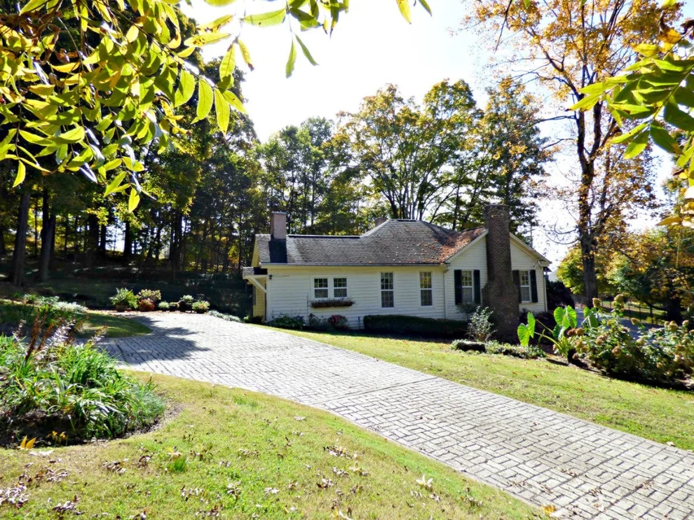 Unit for sale at 1131 Church St, Dandridge, TN 37725