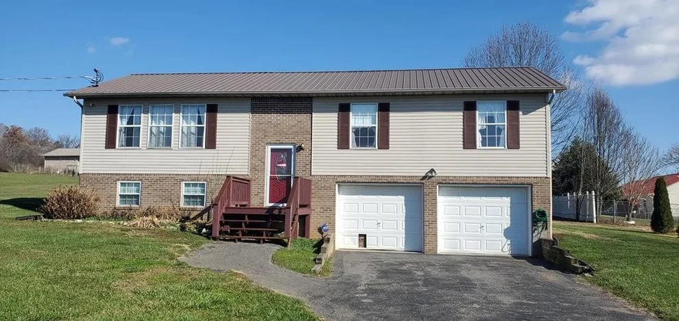 Unit for sale at 221 St Jordan Drive, Dandridge, TN 37725