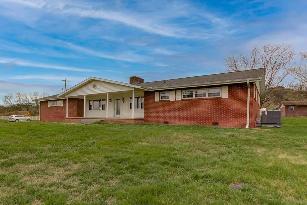 Unit for sale at 211 Hardin Lane, Sevierville, TN 37862
