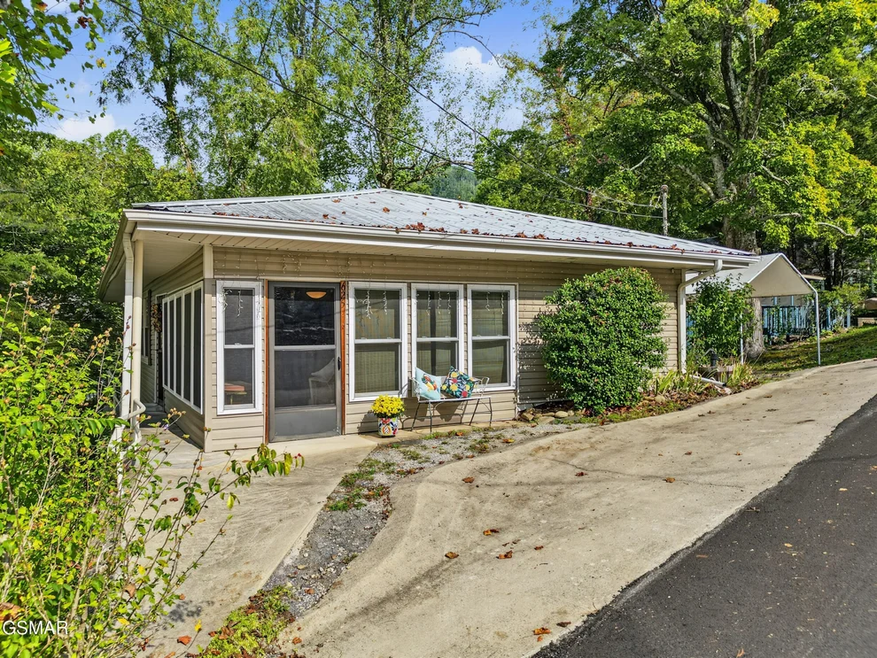 Unit for sale at 625 Asbury Lane, Gatlinburg, TN 37738