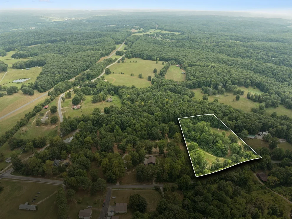 Unit for sale at 2 Dog Creek Rd, Primm Springs, TN 38476