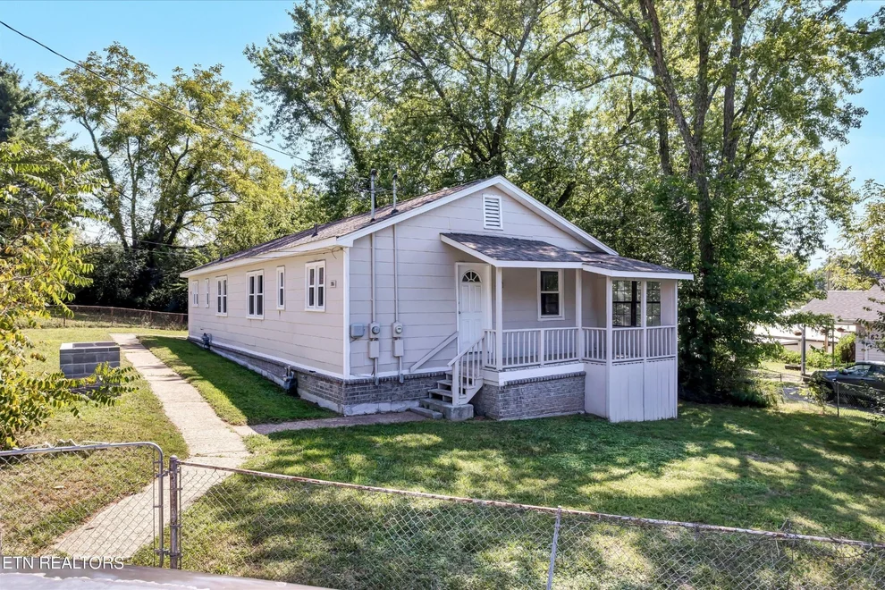 Unit for sale at 617 W Outer Drive, Oak Ridge, TN 37830