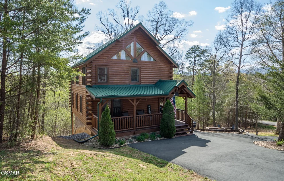 Unit for sale at 1420 Zachary Thomas Lane, Pigeon Forge, TN 37876
