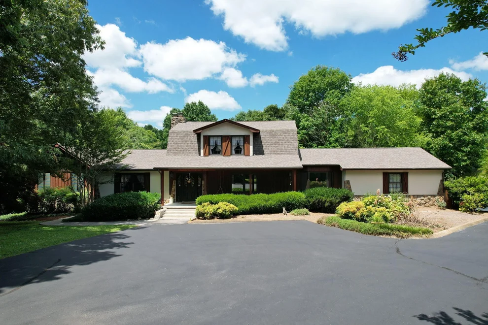 Unit for sale at 274 County Road 576, Englewood, TN 37329