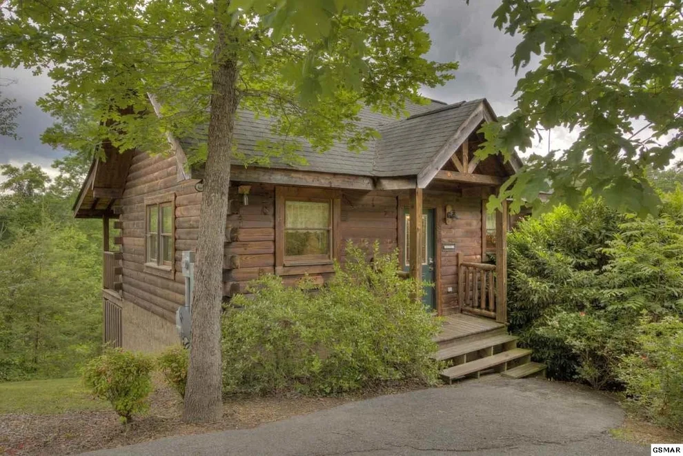 Unit for sale at 570 Country Oaks Drive, Pigeon Forge, TN 37863