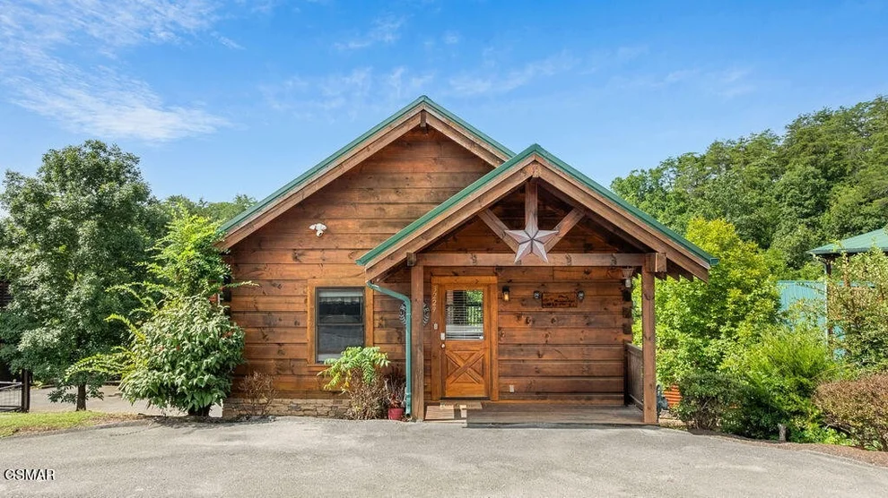 Unit for sale at 3229 White Falcon Way, Pigeon Forge, TN 37863