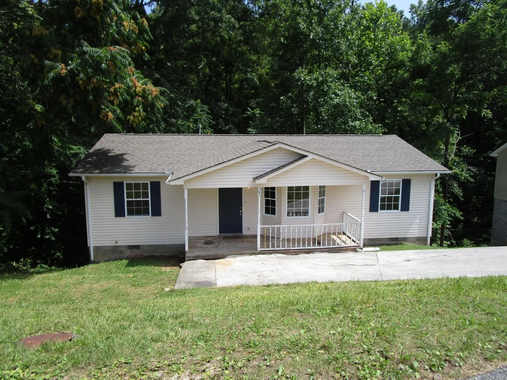 Unit for sale at 303 Yoakum Circle, Caryville, TN 37714