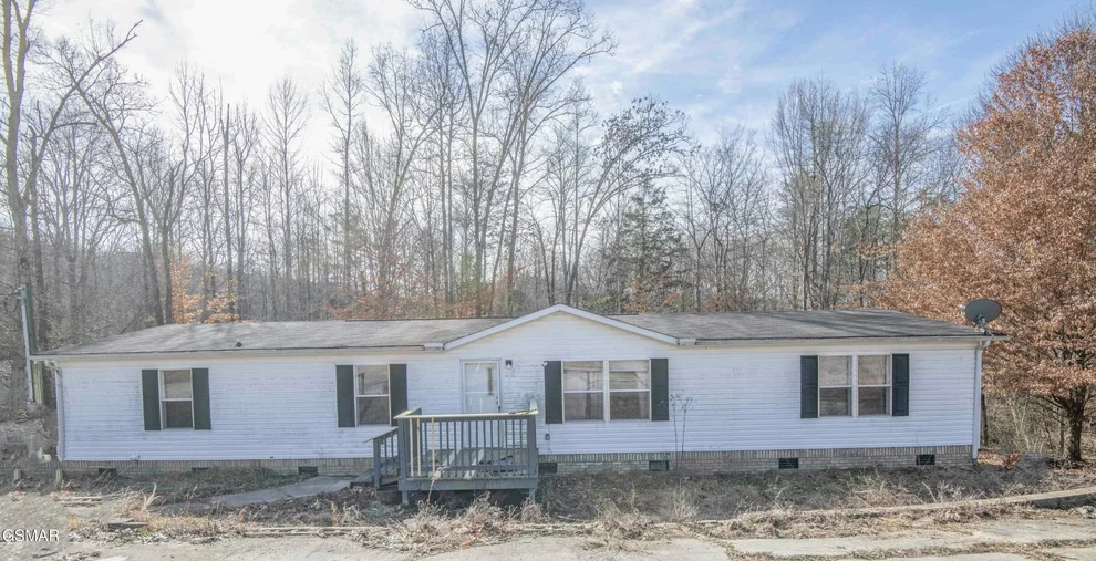 Unit for sale at 103 Loggers Lane, Clinton, TN 37716